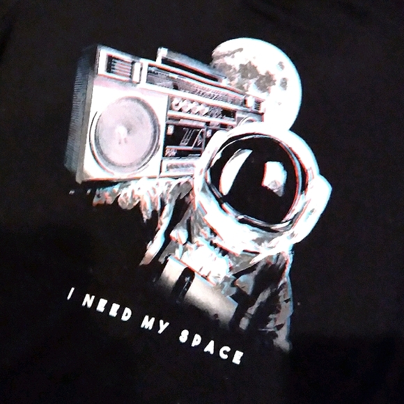 Old Navy Graphic Crew Neck Short Sleeve Tee - Picture 3 of 3